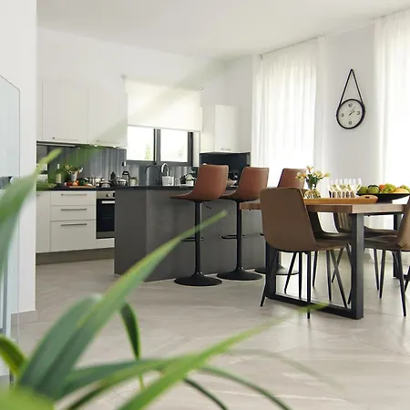 Queen Lydia ヴィラ *