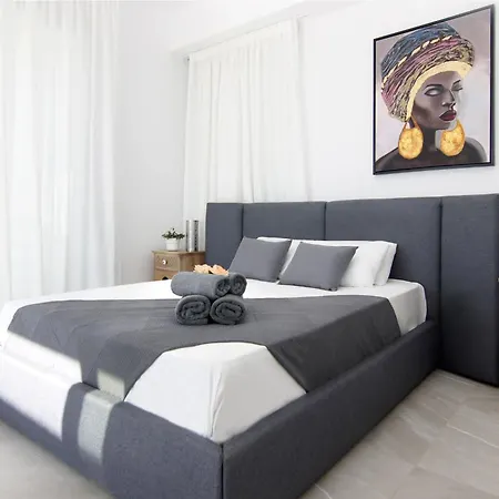 Queen Lydia Vila Protaras