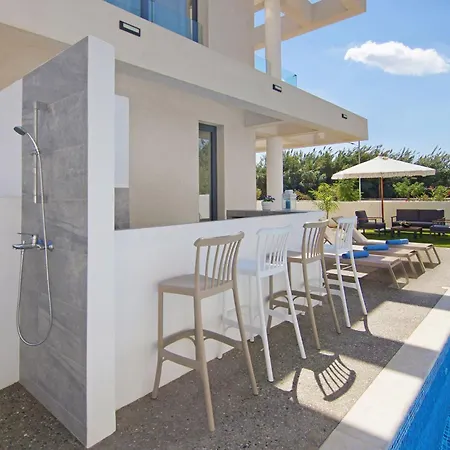 Queen Lydia * Protaras