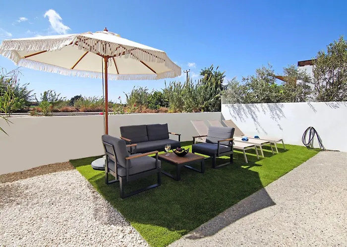 Queen Lydia * Protaras